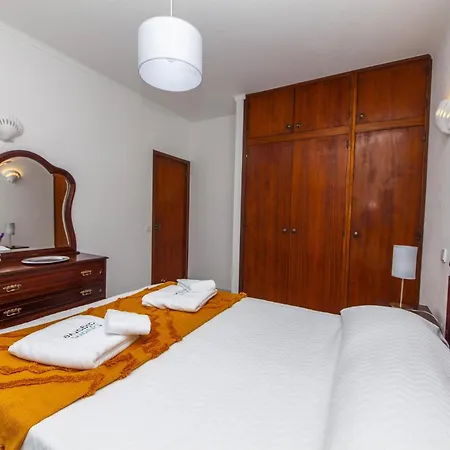 D02 - Carrob Street House بيت للعطل لاغوس