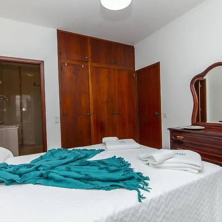 D02 - Carrob Street House بيت للعطل *