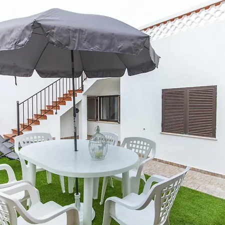 بيت للعطل D02 - Carrob Street House