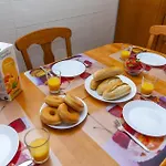 D02 - Carrob Street House بيت للعطل