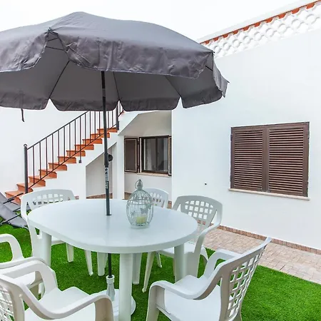 D02 - Carrob Street House * לאגוּ‏ש