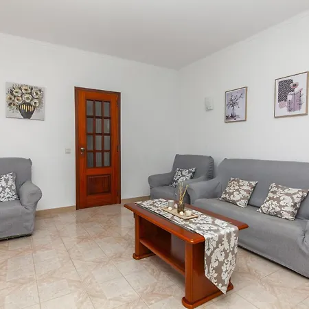 D02 - Carrob Street House * Lagos