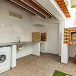D02 - Carrob Street House *