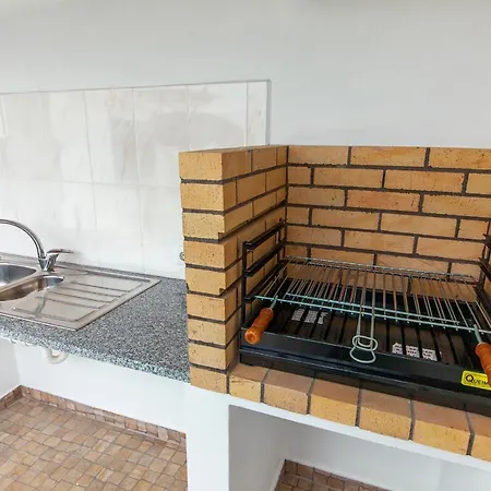 D02 - Carrob Street House *