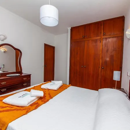 D02 - Carrob Street House Hébergement de vacances Lagos