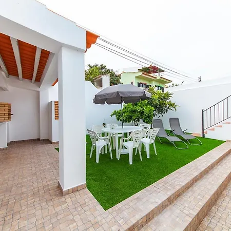 Holiday home D02 - Carrob Street House *